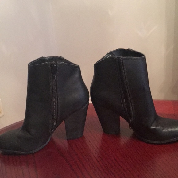 Fergalicious boots size 5.5 - Picture 2 of 3